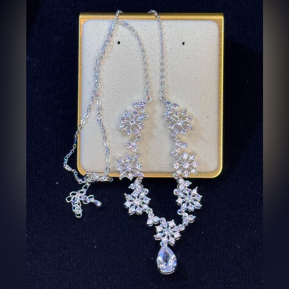 Sparkling Crystal Necklace Made with Swarovski Crystals - Picture 10 of 10